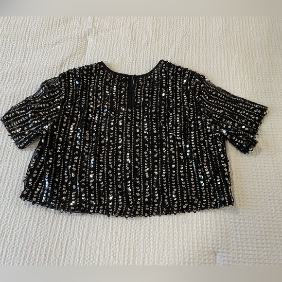 NWT forever 21 women’s black silver sequin crop top shirt size small - Picture 2 of 4